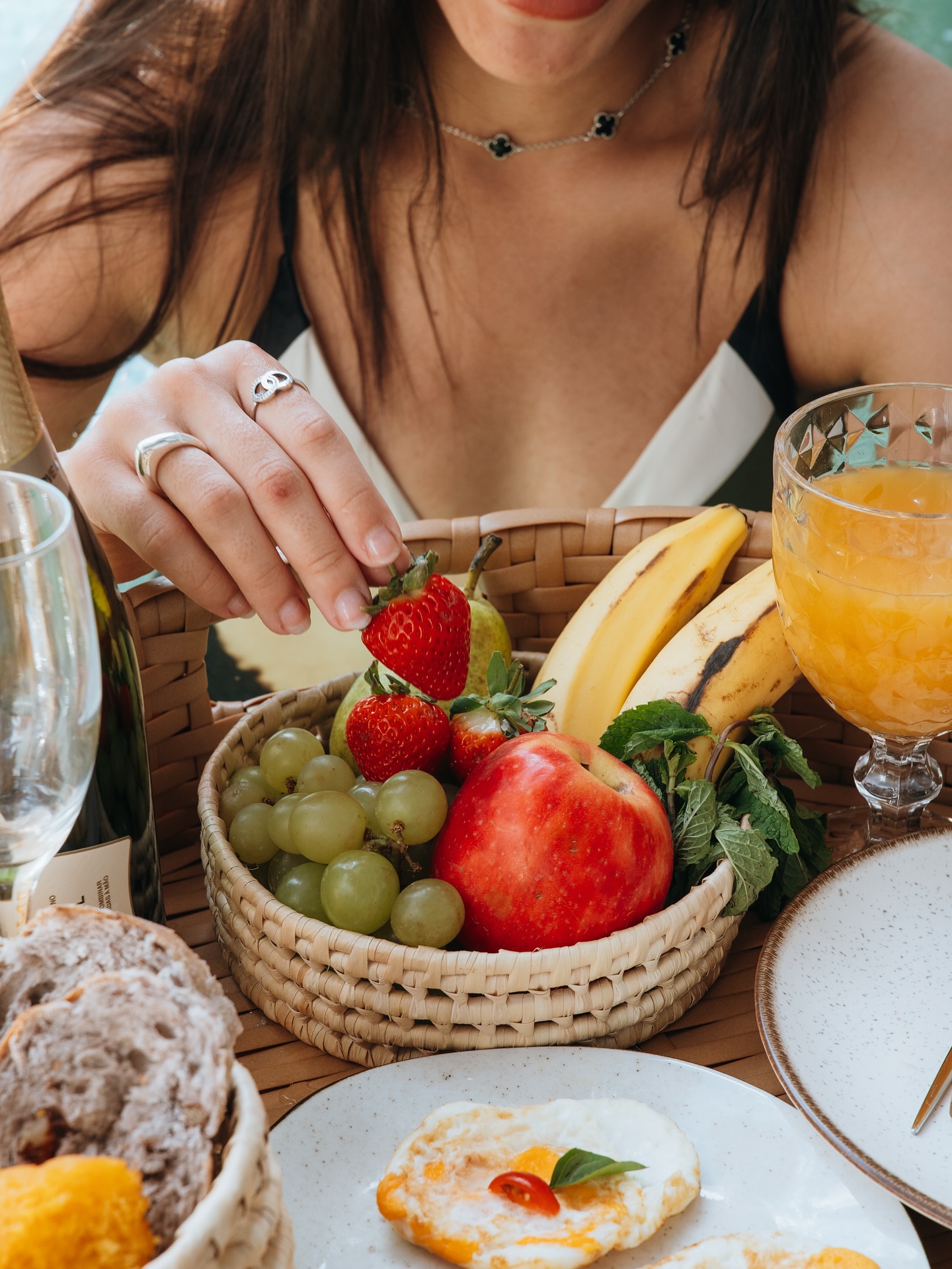 Viva a experiência de um café da manhã equilibrado em um ambiente acolhedor.